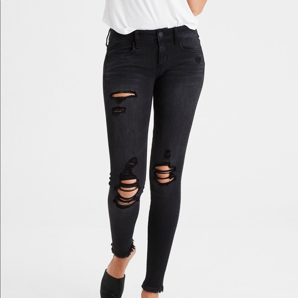 American Eagle Outfitters Denim - 💥NWT💥 AEO DISTRESSED BLACK JEANS FRAYED BOTTOMS